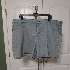 Navy Stripe Shorts SZ 22 Lane Bryant Cotton Blend